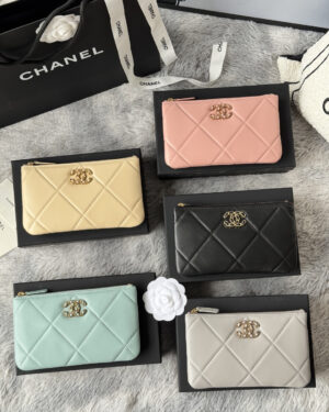 [샤넬] 클래식 캐비어 미니 파우치 AP1059