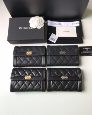 [샤넬] 캐비어 보이 플랩 중지갑 A84302 (4 Colors)