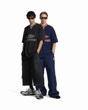 [발렌시아가] 3B 풋볼 브이넥 오버사이즈 티셔츠