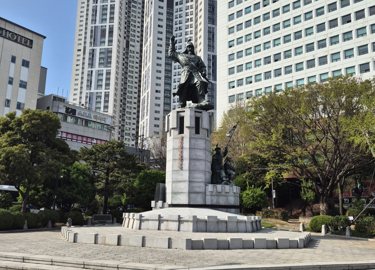정발장군 동상
