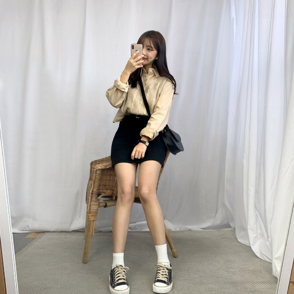 민소매 모델 착용 이미지-S1L24