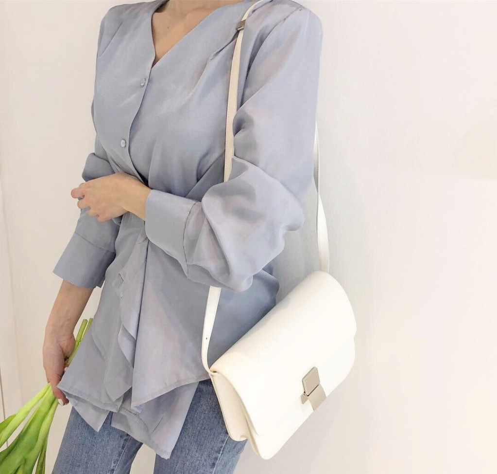 [무배]브이넥 셔링 랩블라우스