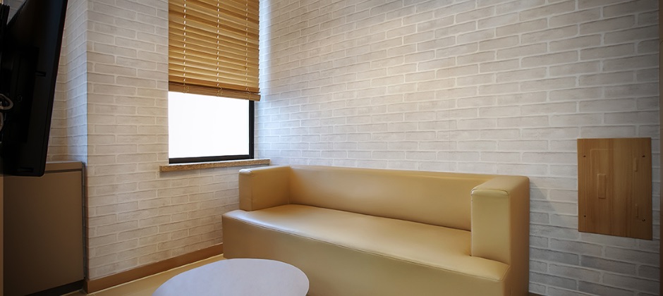 예약제 및 프라이빗 대기실 제공