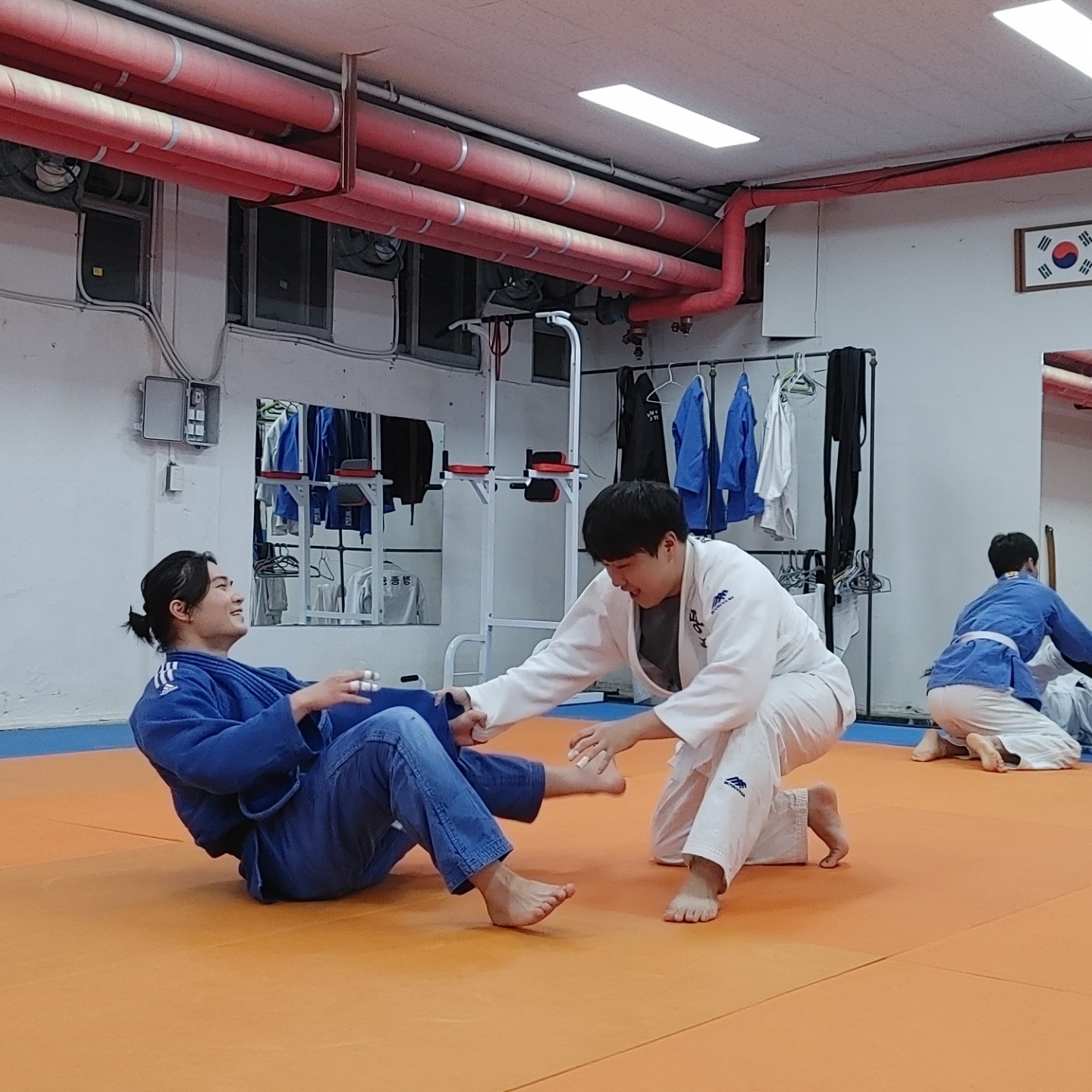 슬라이드 이미지 4