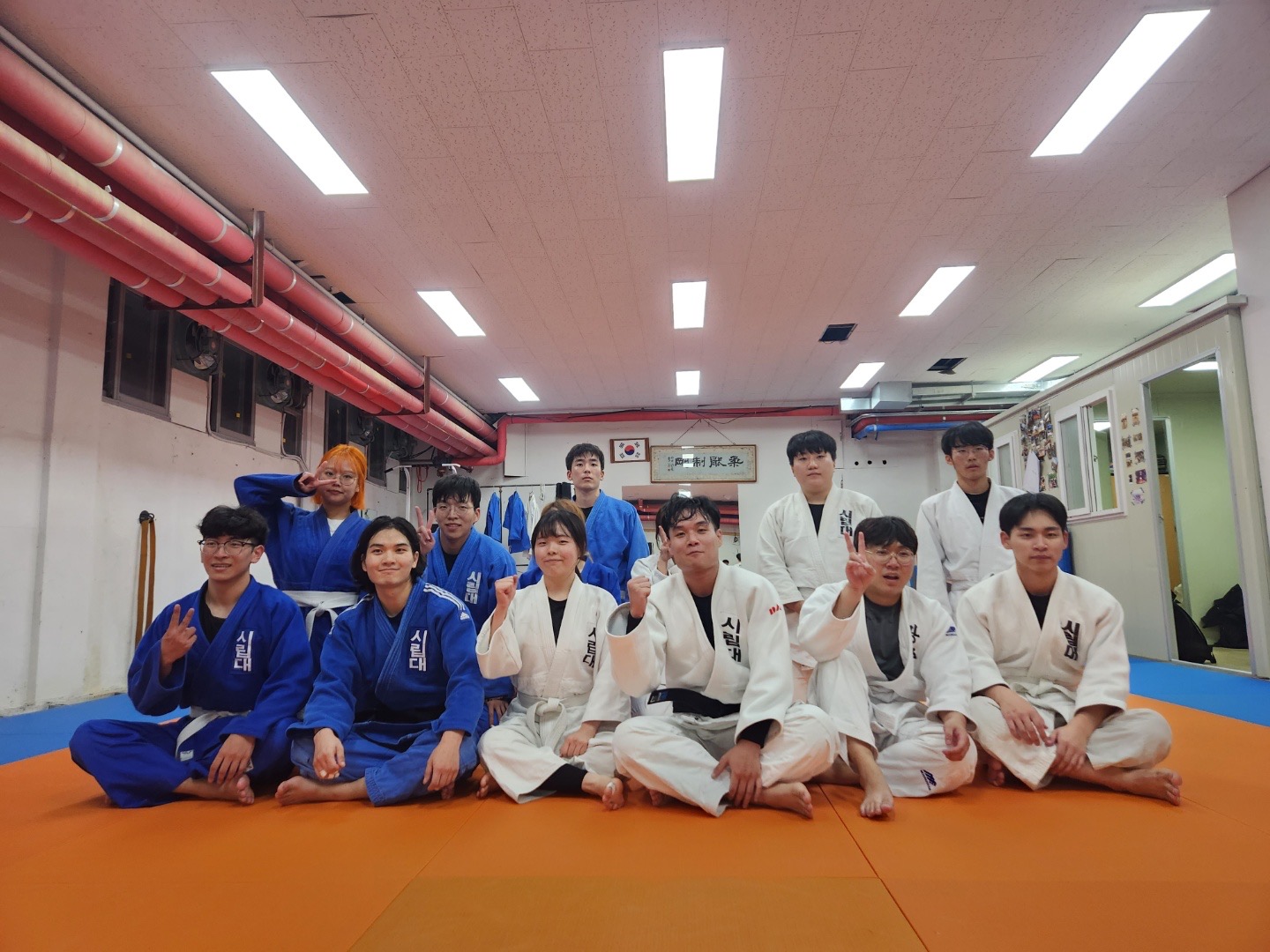 슬라이드 이미지 3