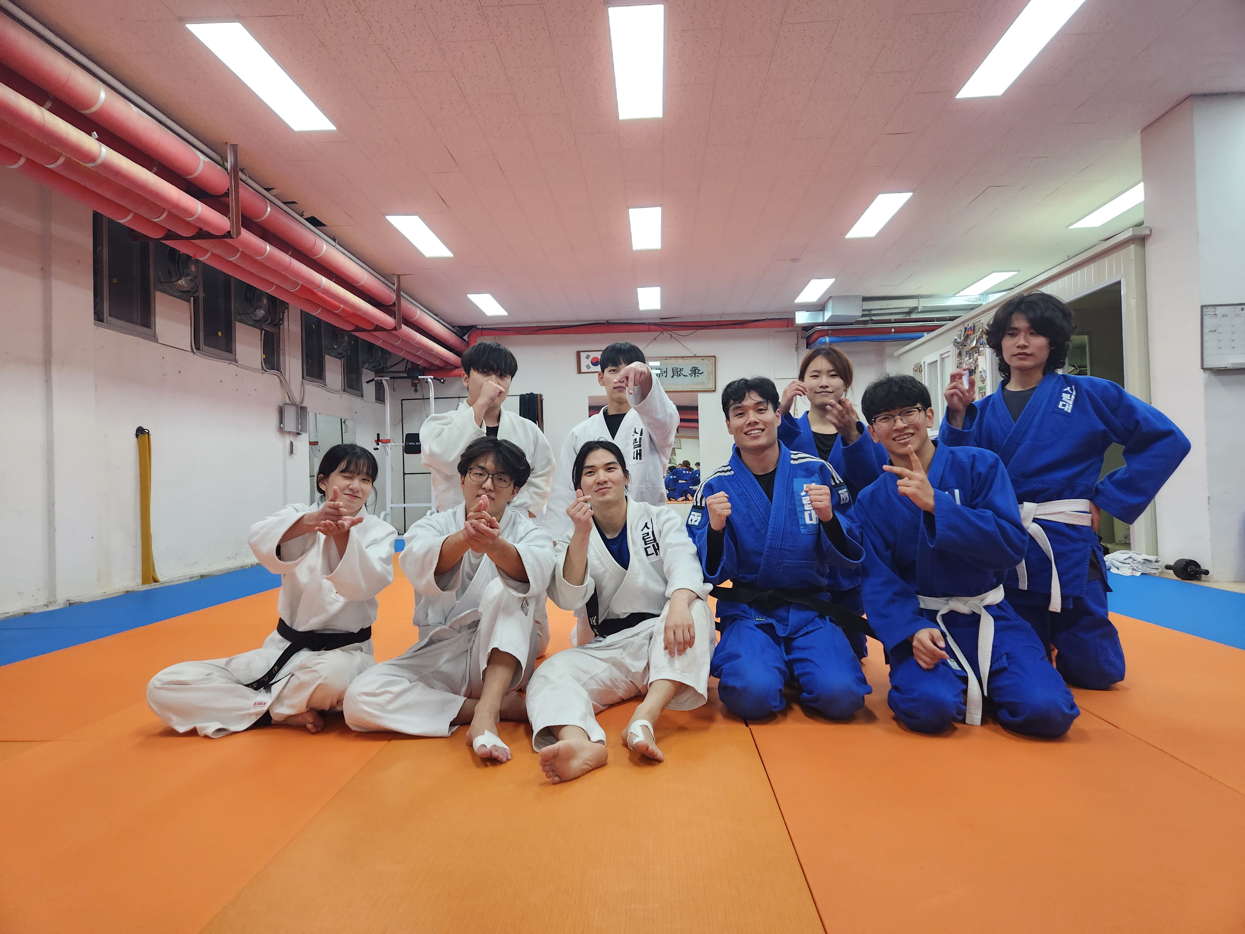 슬라이드 이미지 3