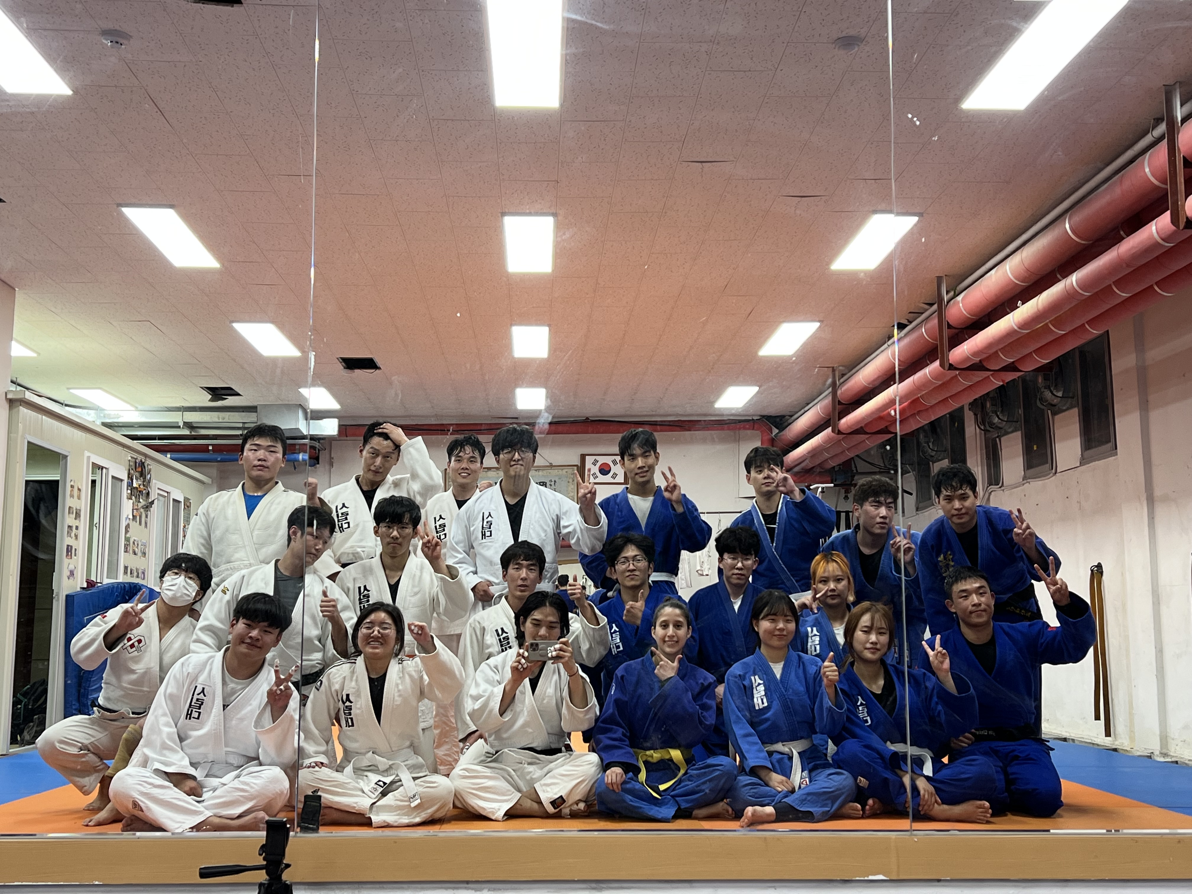 슬라이드 이미지 3