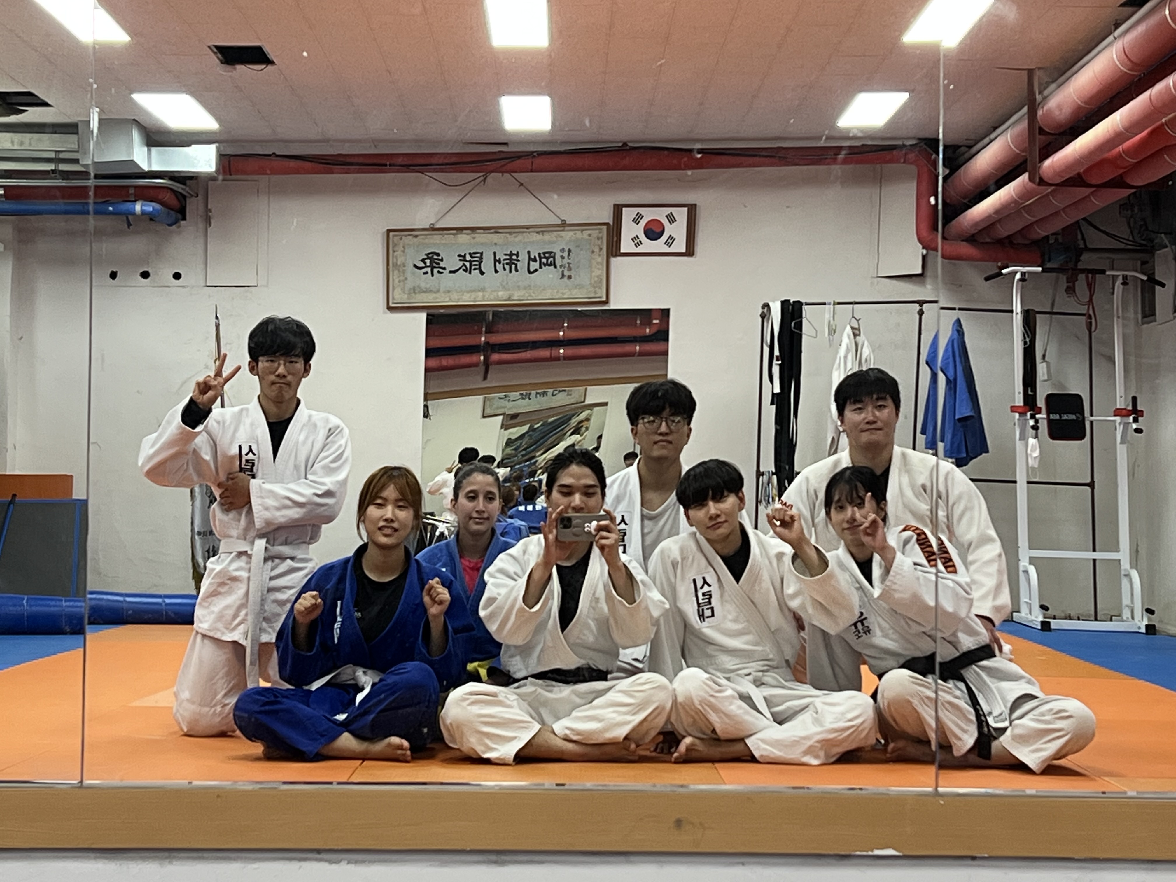 슬라이드 이미지 2