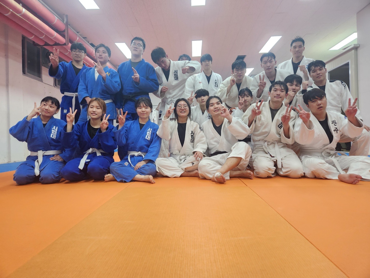 슬라이드 이미지 3