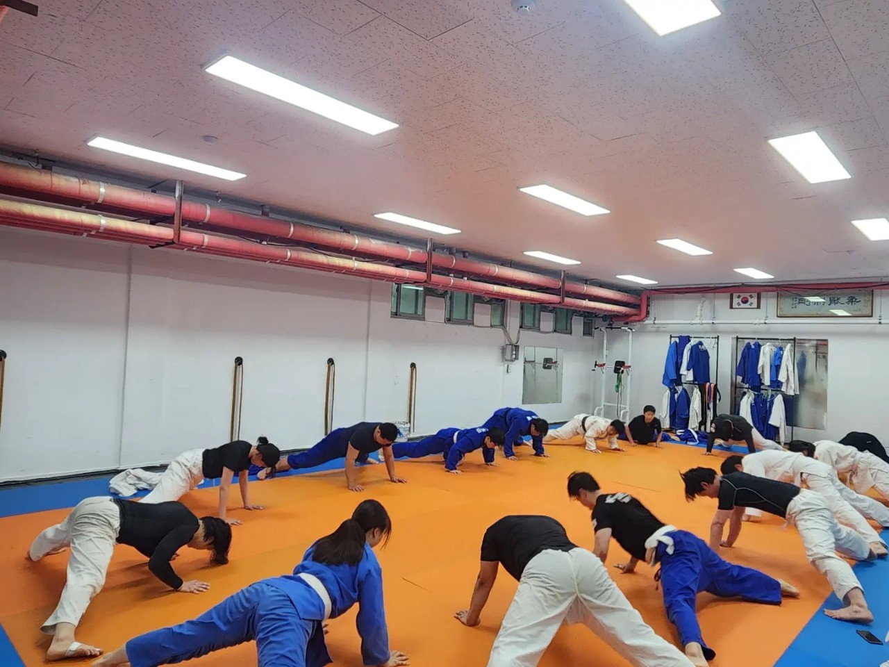 2023년 사진 https://s3.ap-northeast-2.amazonaws.com/uosjudojiho/judojiho/4688f4a8-f847-42cc-bb34-a253885c2f2d.jpeg