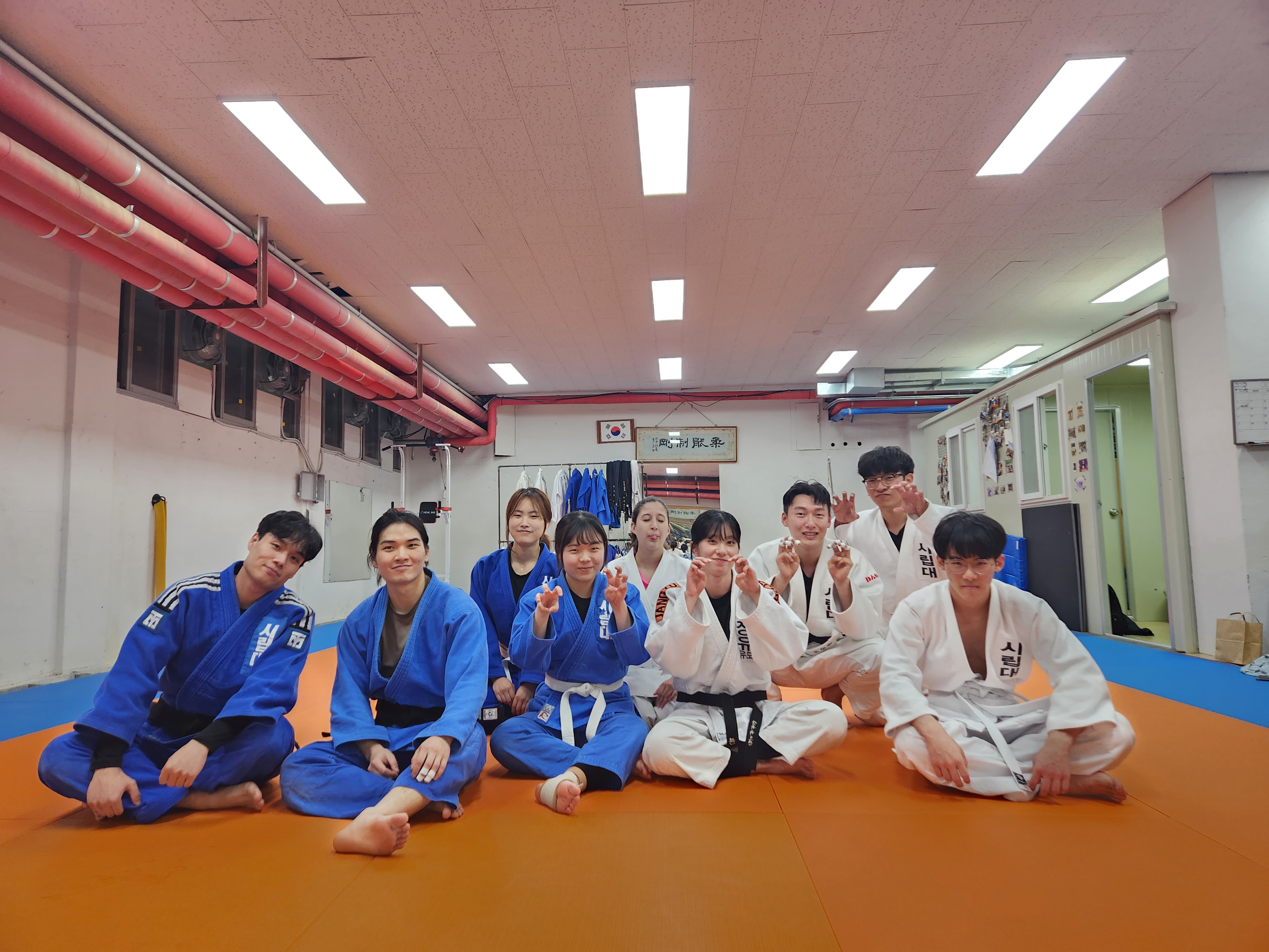 슬라이드 이미지 3