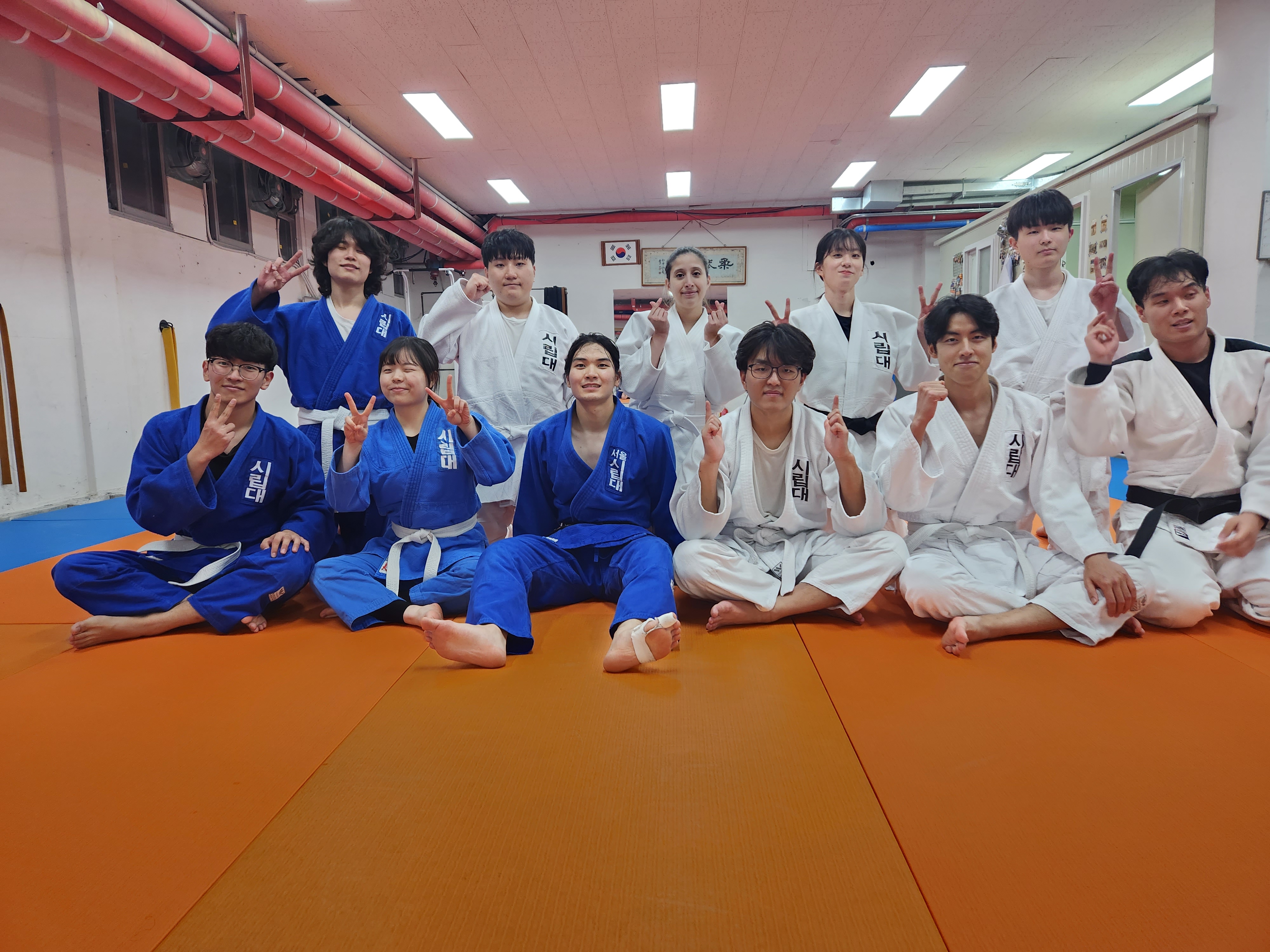 슬라이드 이미지 2