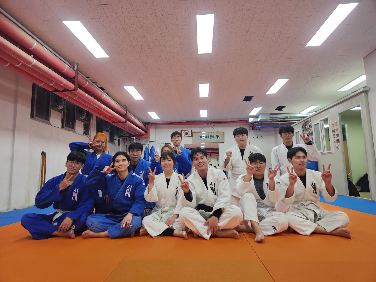 슬라이드 이미지 2