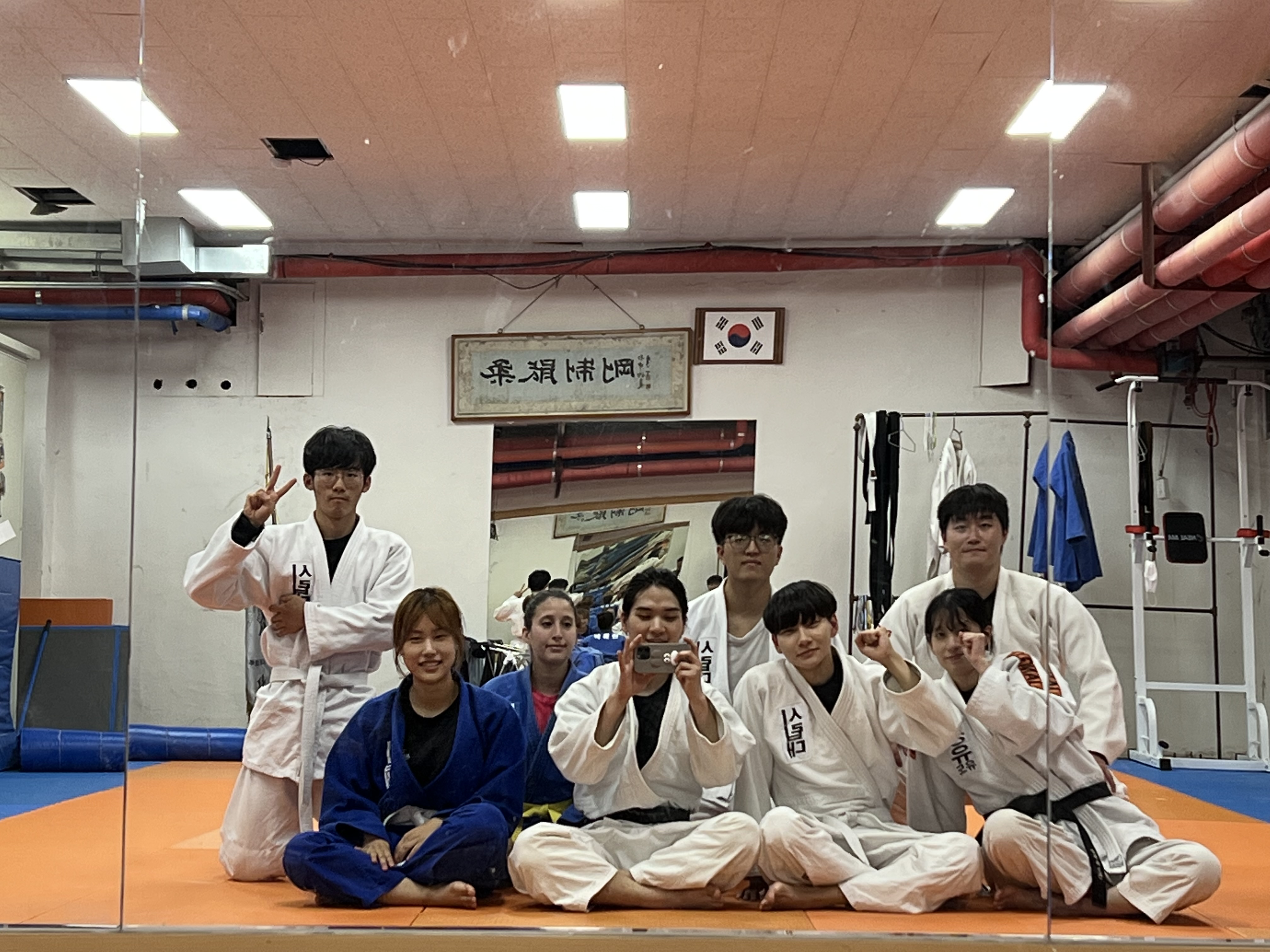 슬라이드 이미지 3