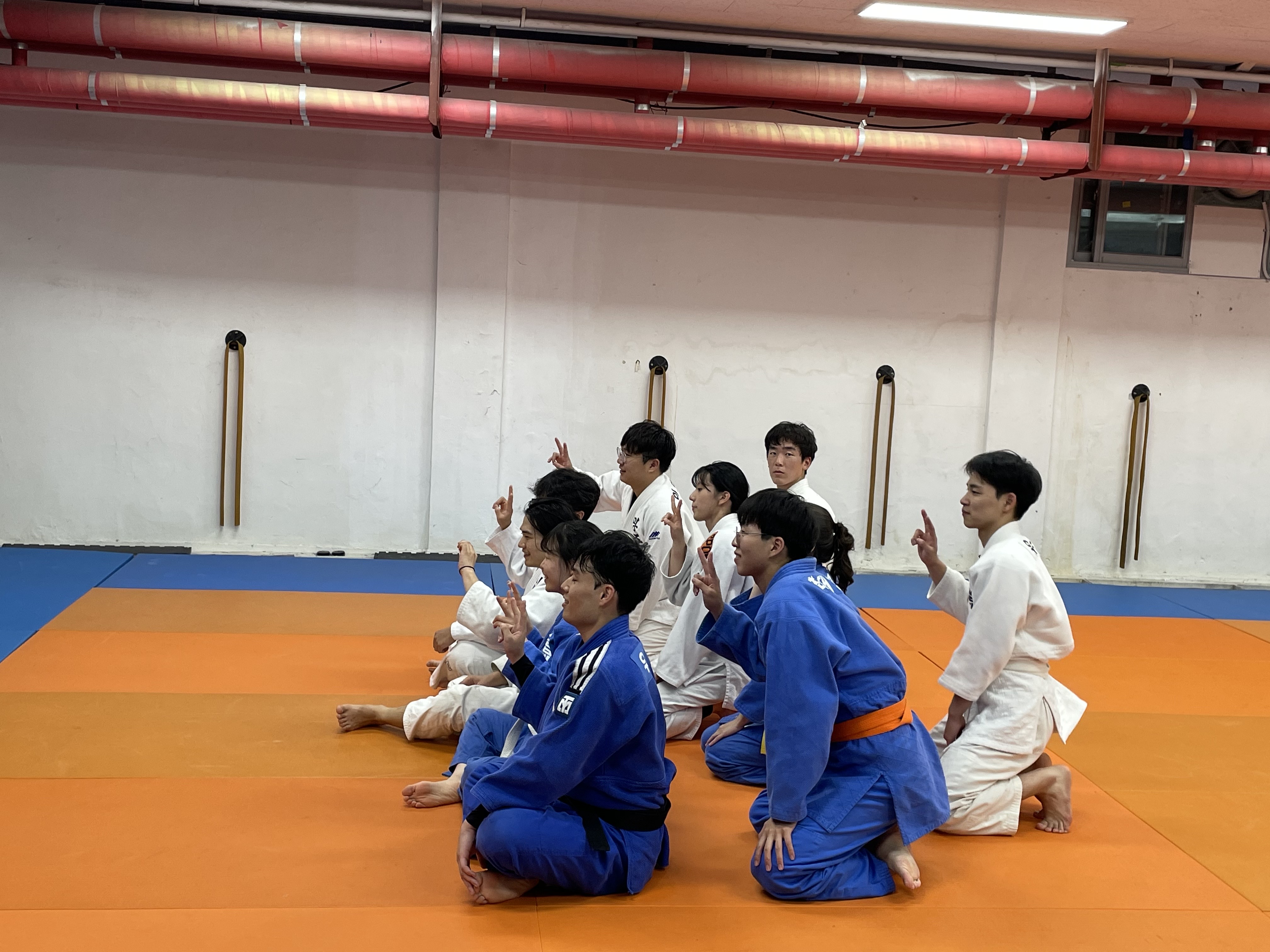 슬라이드 이미지 3