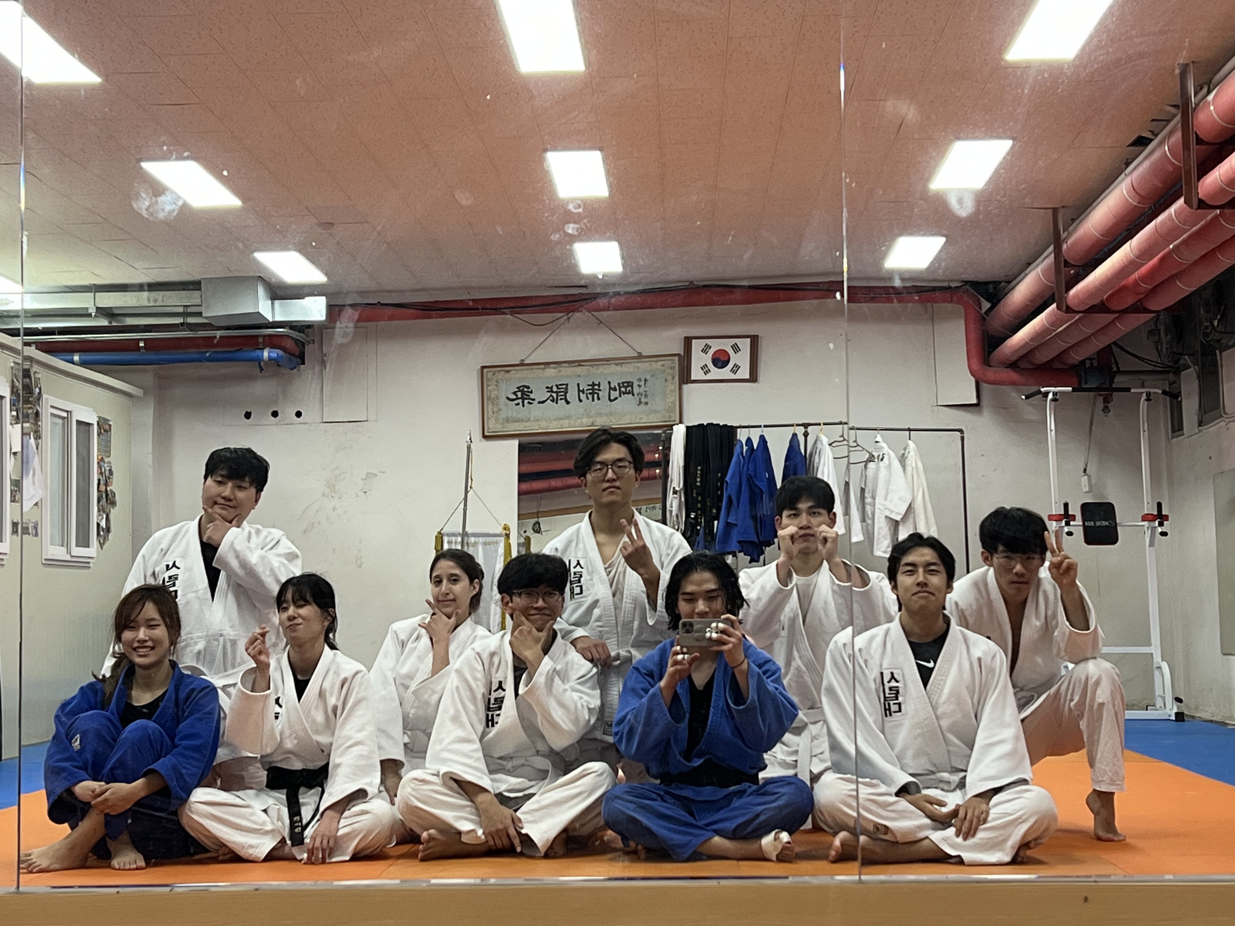 슬라이드 이미지 3