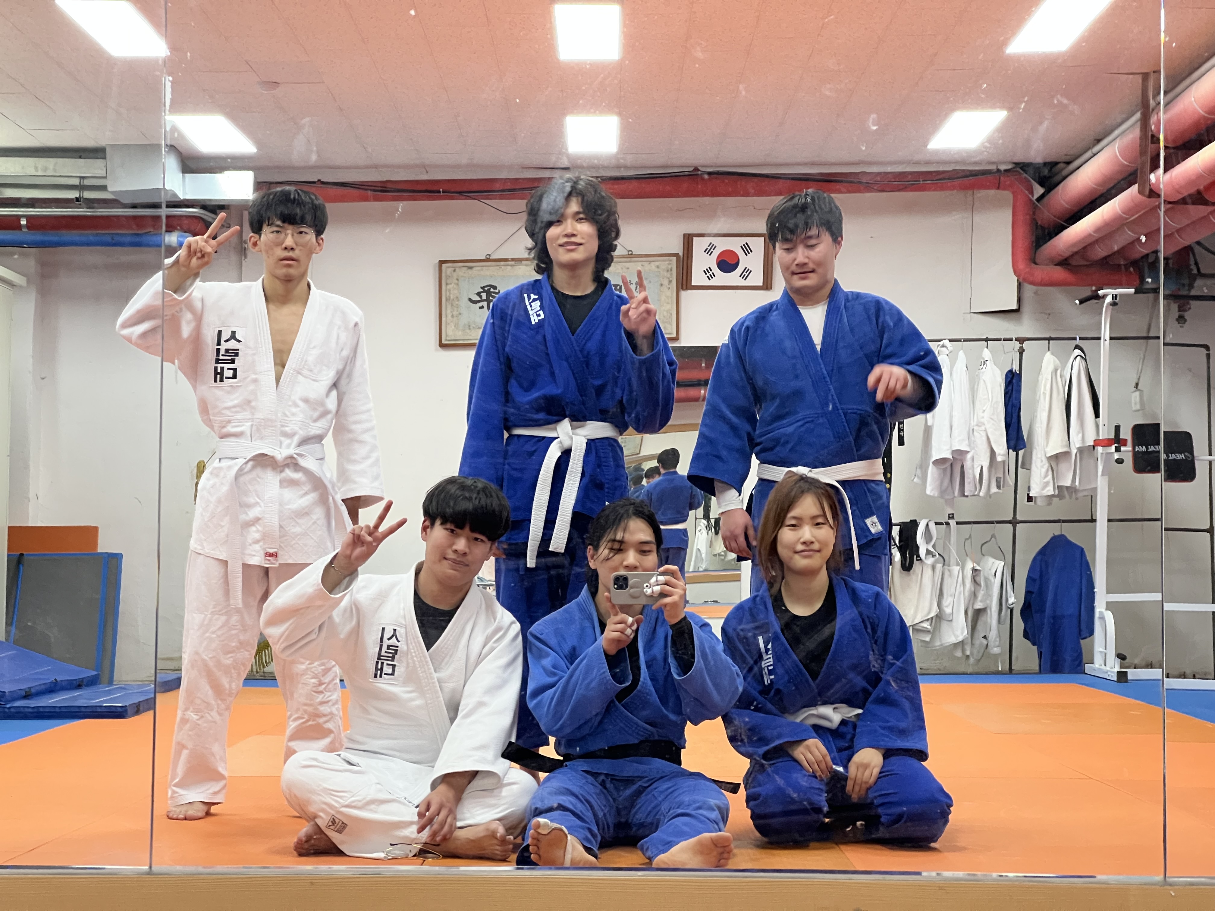 슬라이드 이미지 2