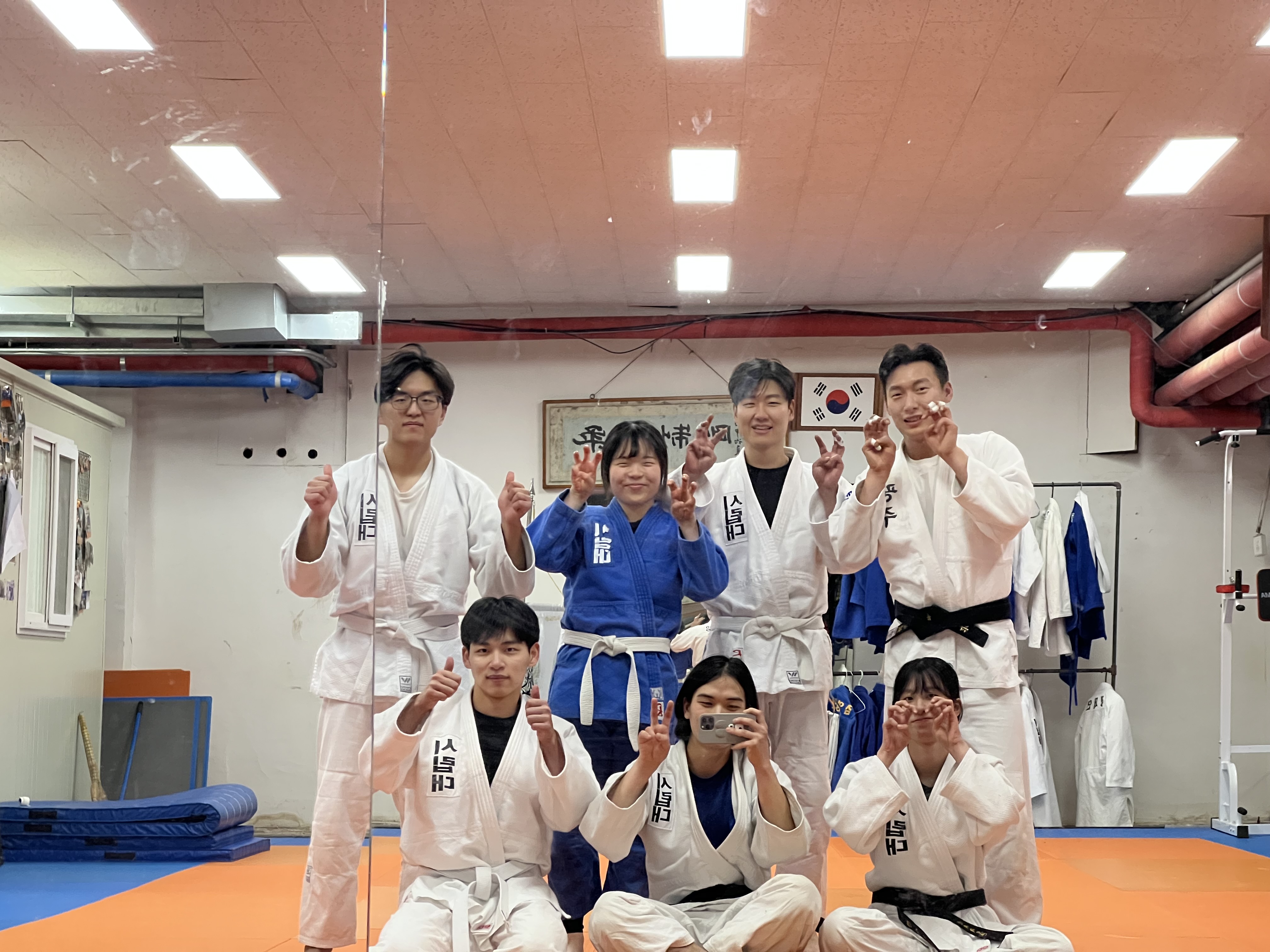 슬라이드 이미지 2