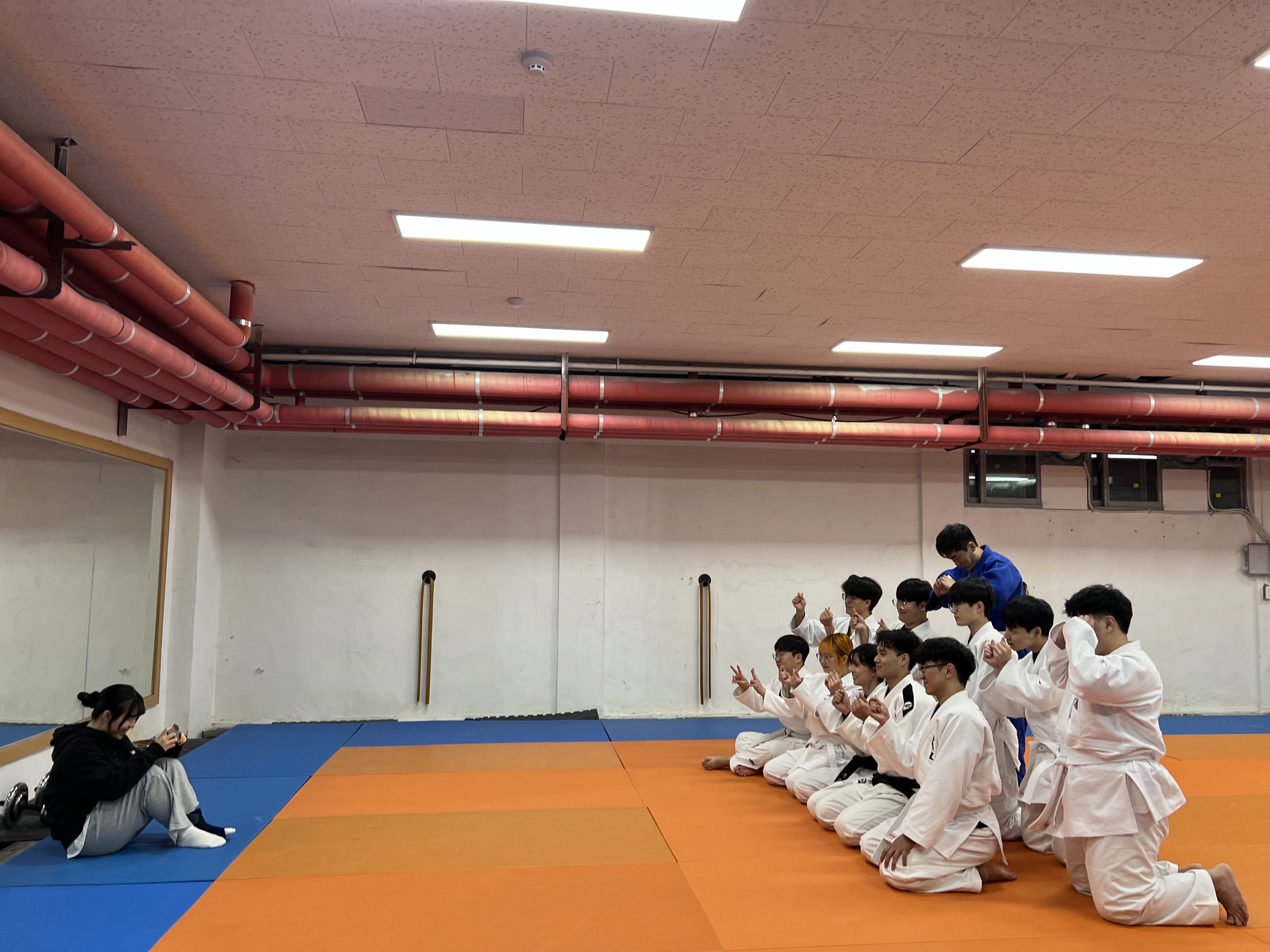 슬라이드 이미지 3