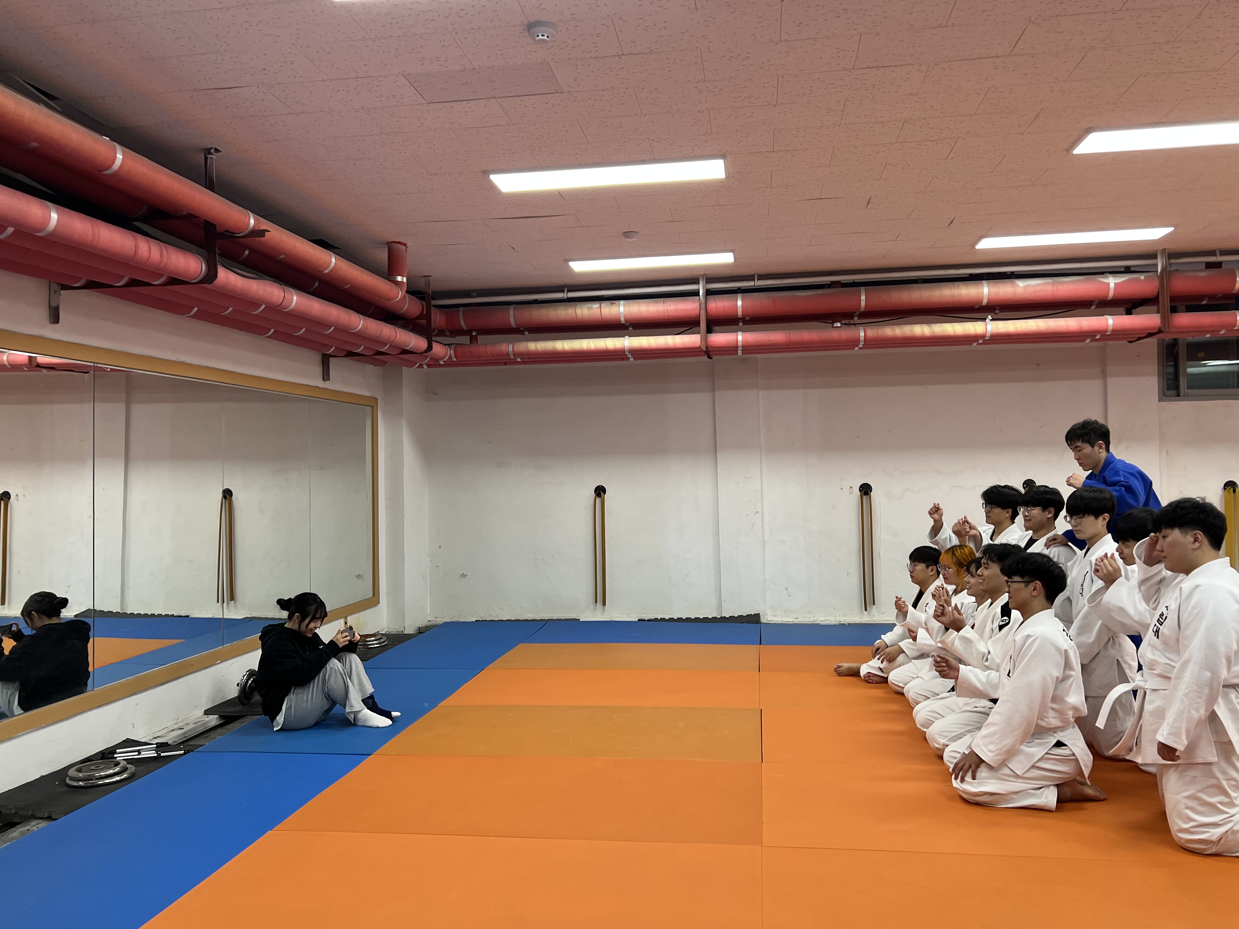 슬라이드 이미지 2