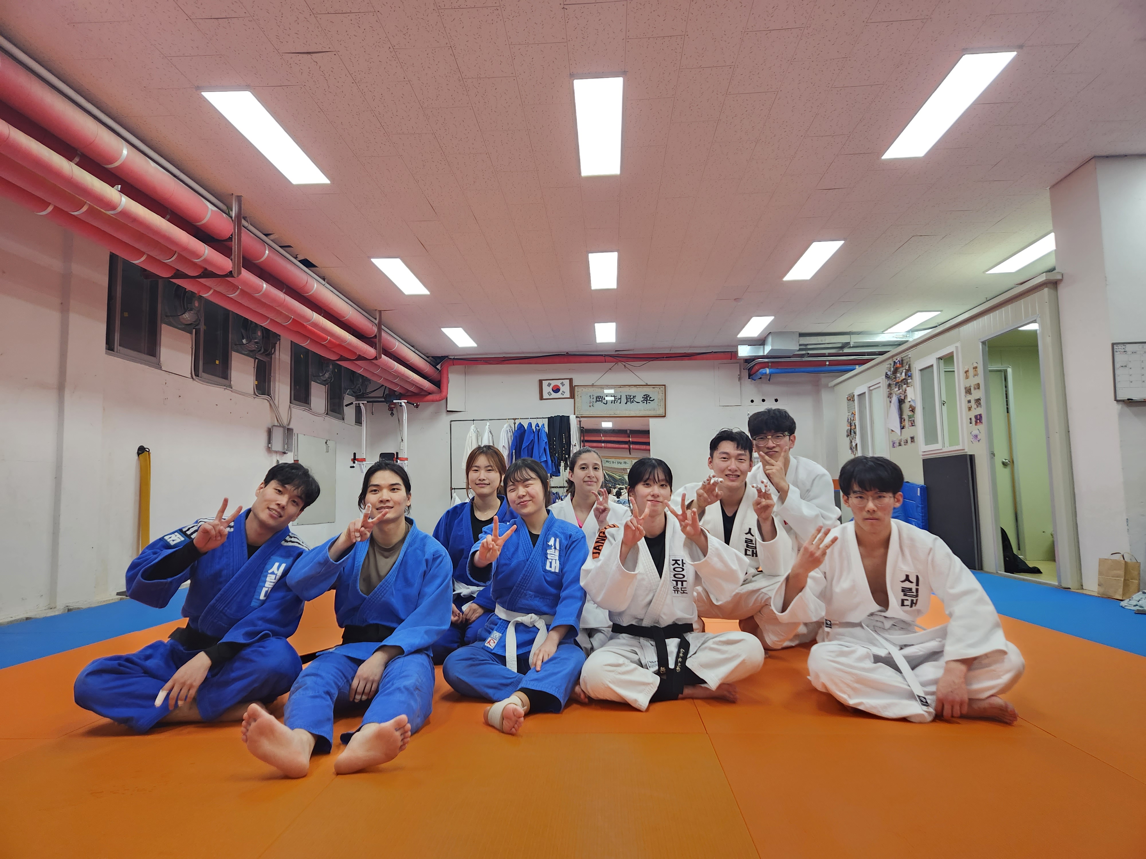 슬라이드 이미지 2