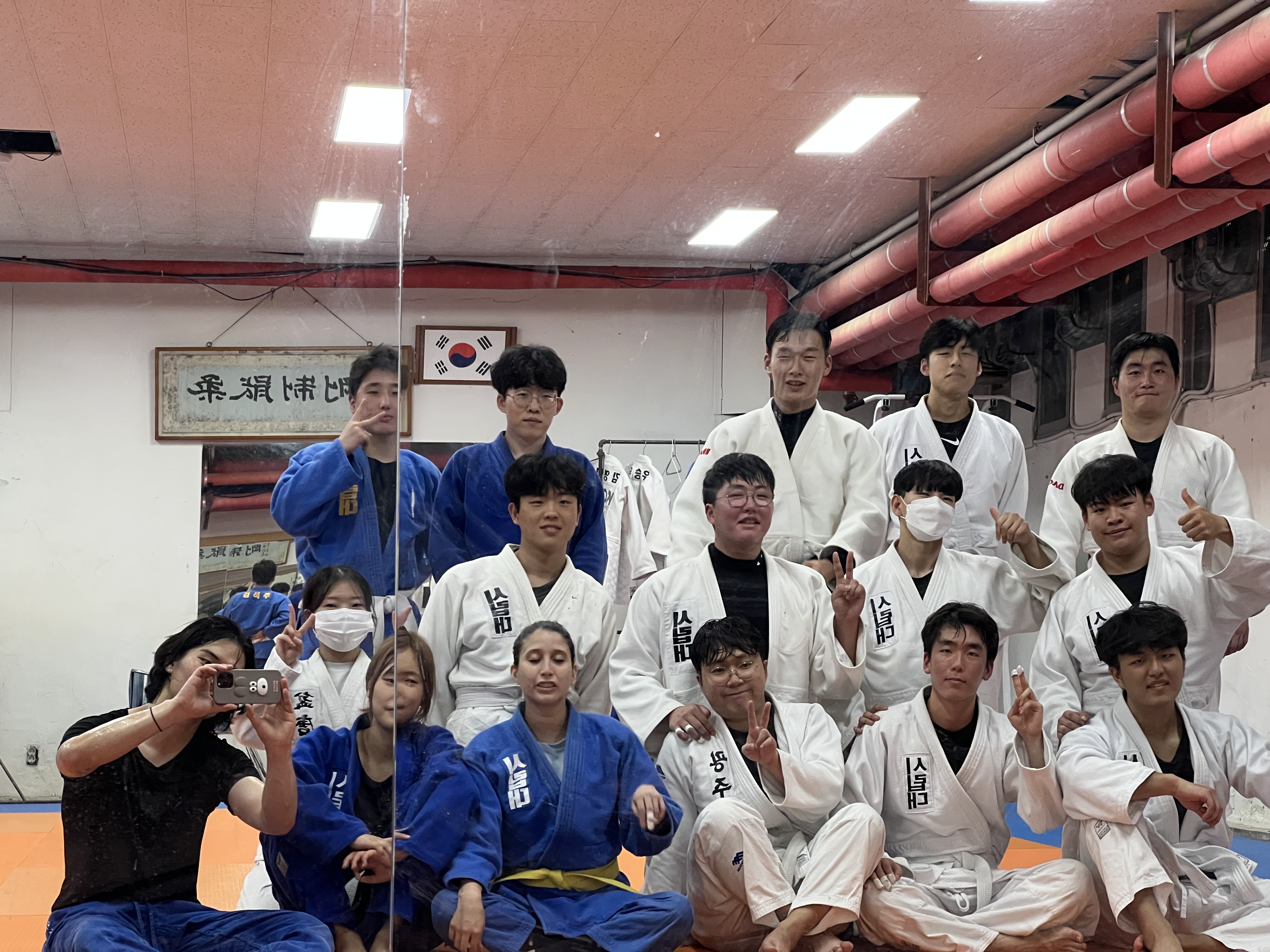 슬라이드 이미지 3